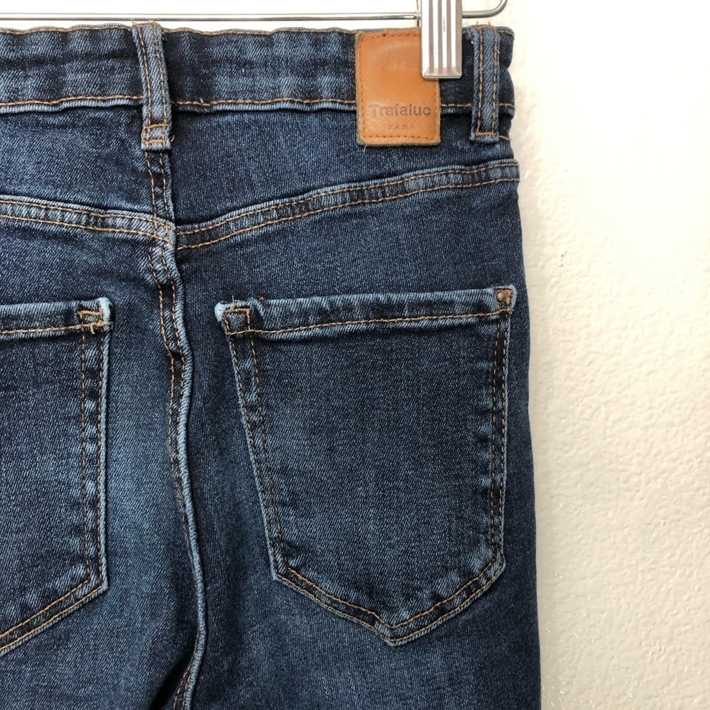 Zara Ripped Jeans With Frayed Bottom - Picture 6 of 7